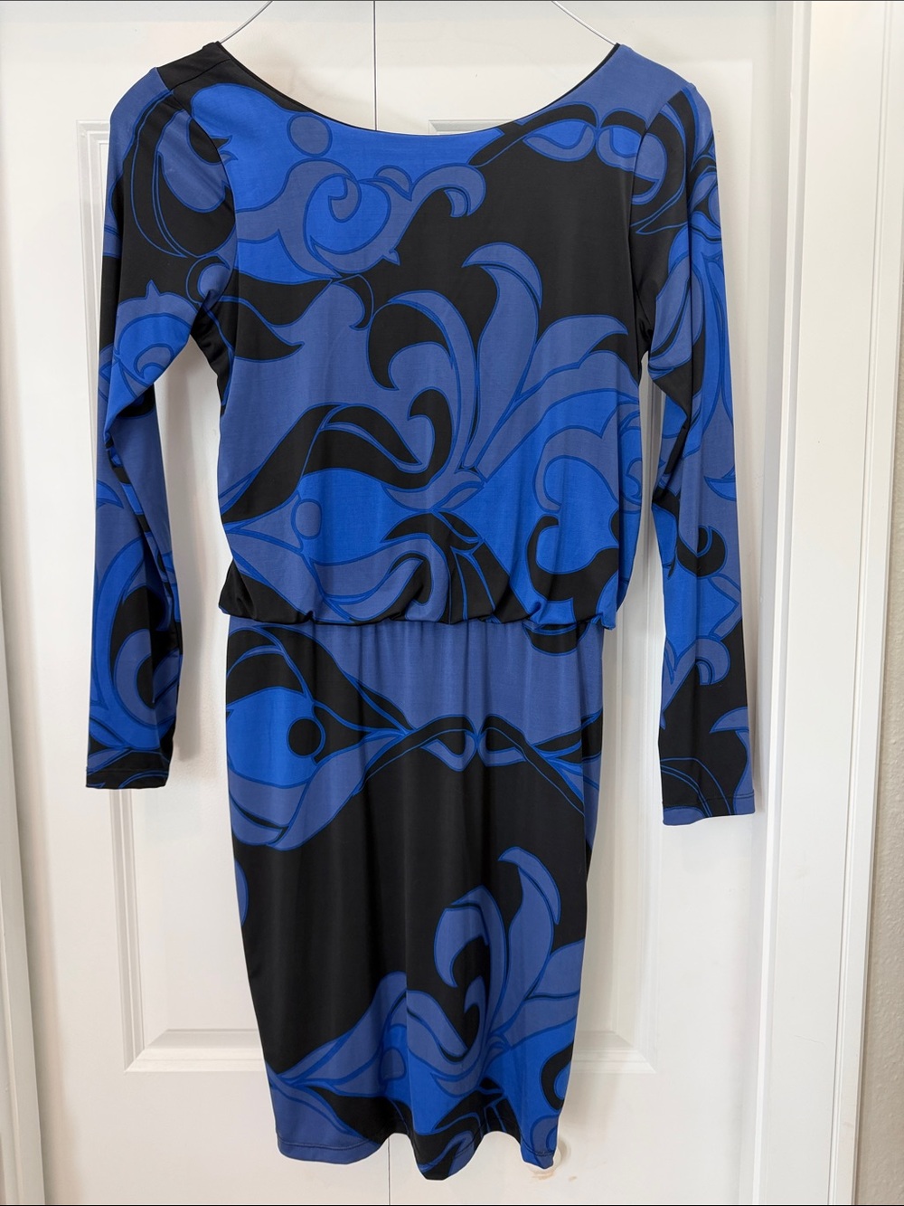 Analili Blue and Black Long-Sleeve Printed Sheath Dress